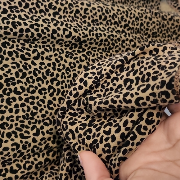 Animal Print Top - Picture 3 of 4